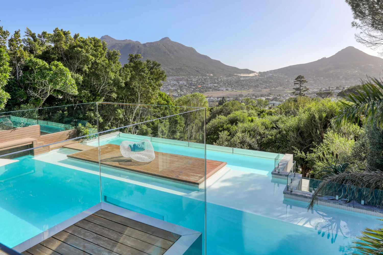 Pool cover in Cape Town with Table Mountain backdrop