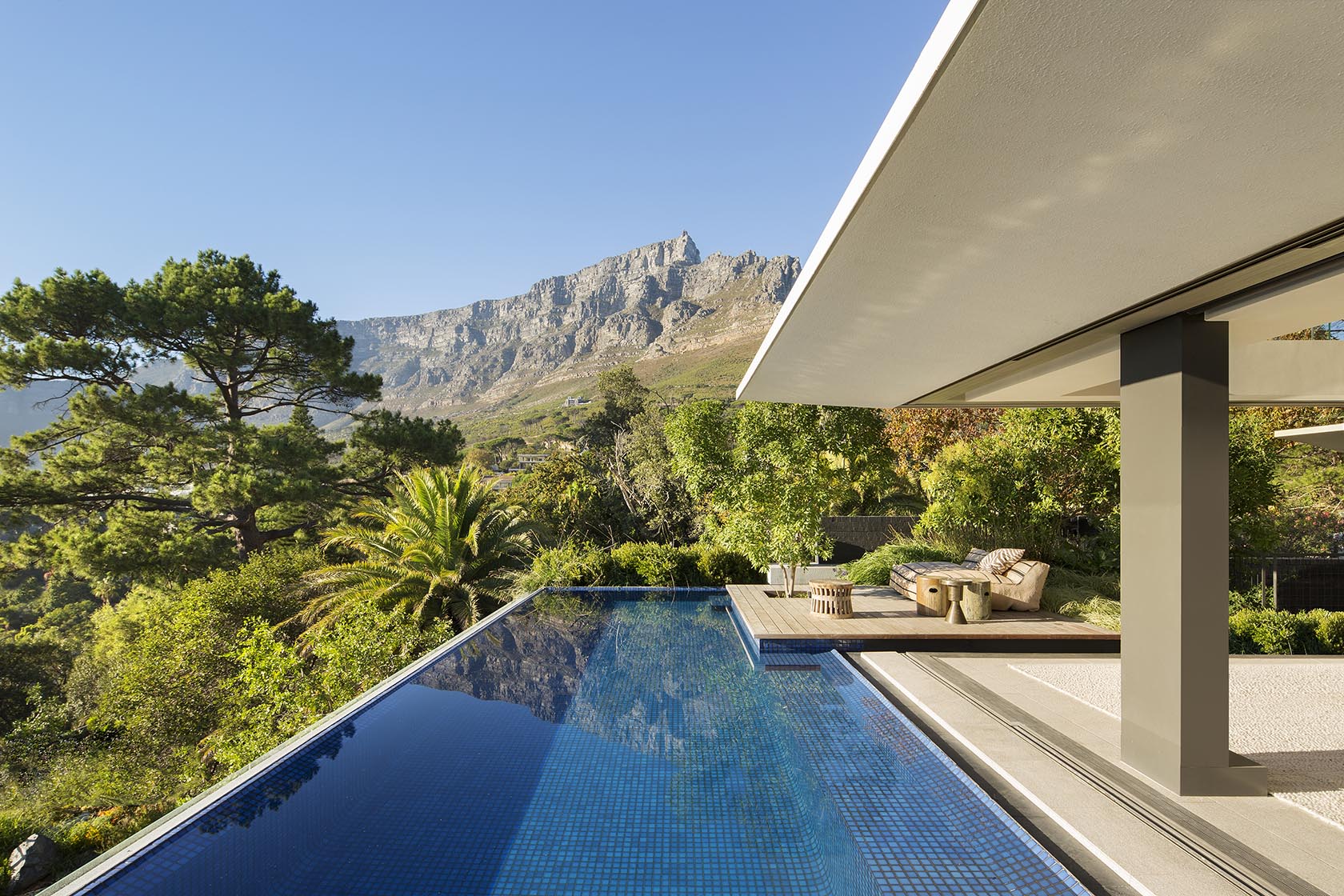 Wind-resistant pool cover in Cape Town weather